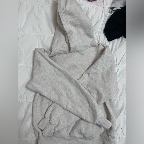 Aritzia perfect hoodie - Picture 2 of 5